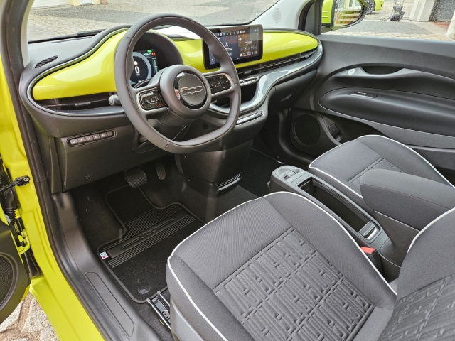 Fiat 500e ICON - 42 KWH - Komfort Paket - sofort verfügbar-11
