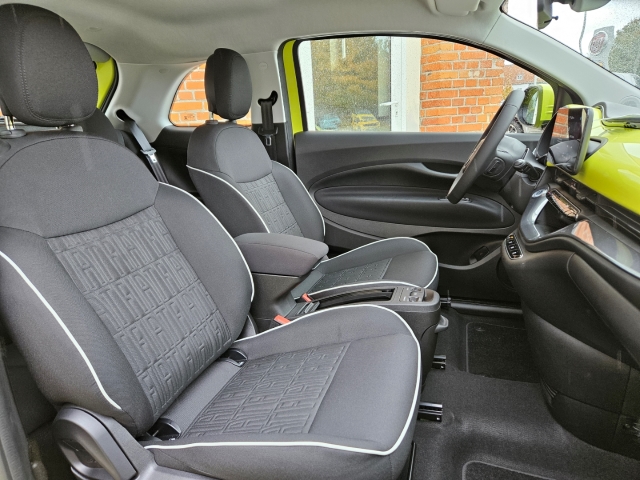 Fiat 500e ICON - 42 KWH - Komfort Paket - sofort verfügbar-13