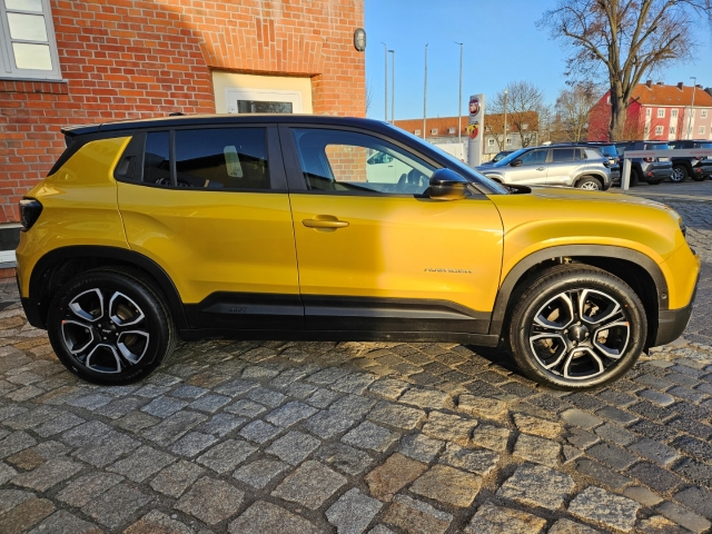 Jeep Avenger Summit+ ELEKTRO - LED - ACC - Navi-3