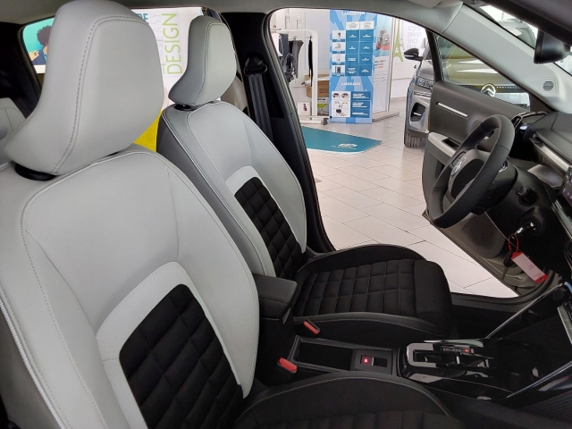 Citroen e-C3 Aircross Elektromotor 113 MAX  LED Apple CarPlay Android Auto Klimaautom-10