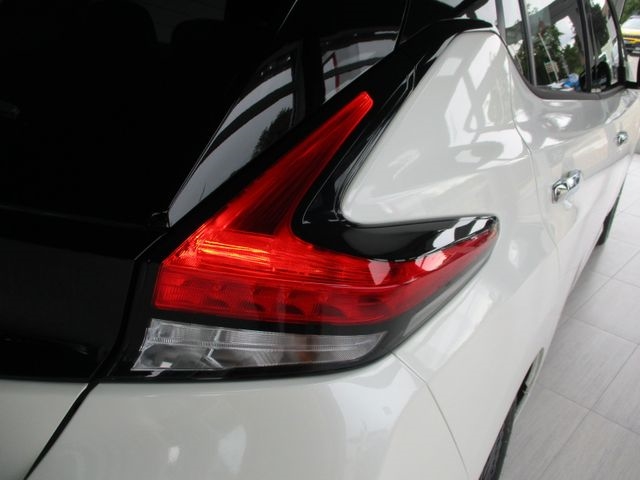 Nissan Leaf N-Connecta LED- und Winterpaket-9