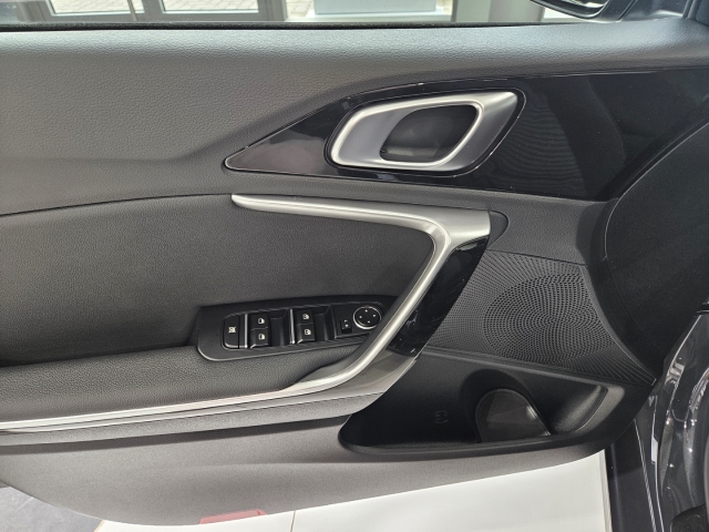 Kia Cee'd_sw Vision 1.5T NAV Navi digitales Cockpit Apple CarPlay-9