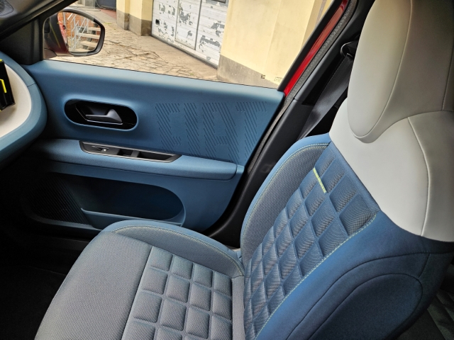 Fiat Grande Panda Hybrid 1.2T La Prima MHEV - ab 240,-€ Finanzieren -  sofort verfügbar- LED-18