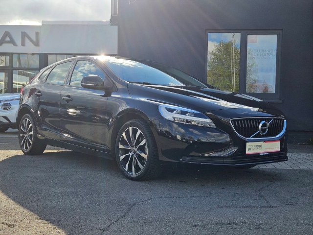 Volvo V40 Momentum T2 2.0 Navi, SHZ, LED, Rückfahrkam.-2