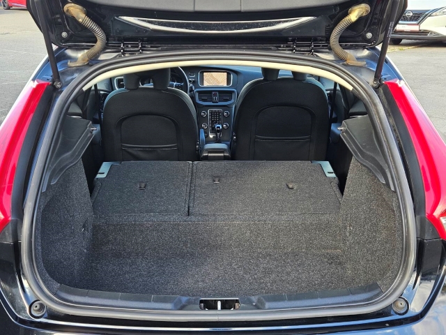 Volvo V40 Momentum T2 2.0 Navi, SHZ, LED, Rückfahrkam.-10