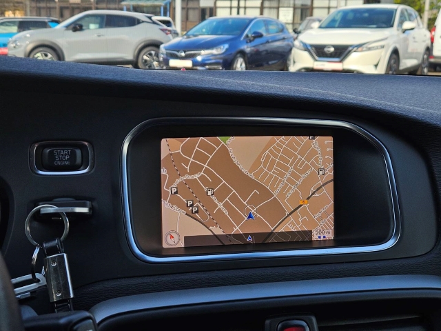 Volvo V40 Momentum T2 2.0 Navi, SHZ, LED, Rückfahrkam.-13