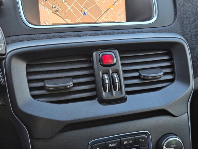 Volvo V40 Momentum T2 2.0 Navi, SHZ, LED, Rückfahrkam.-15